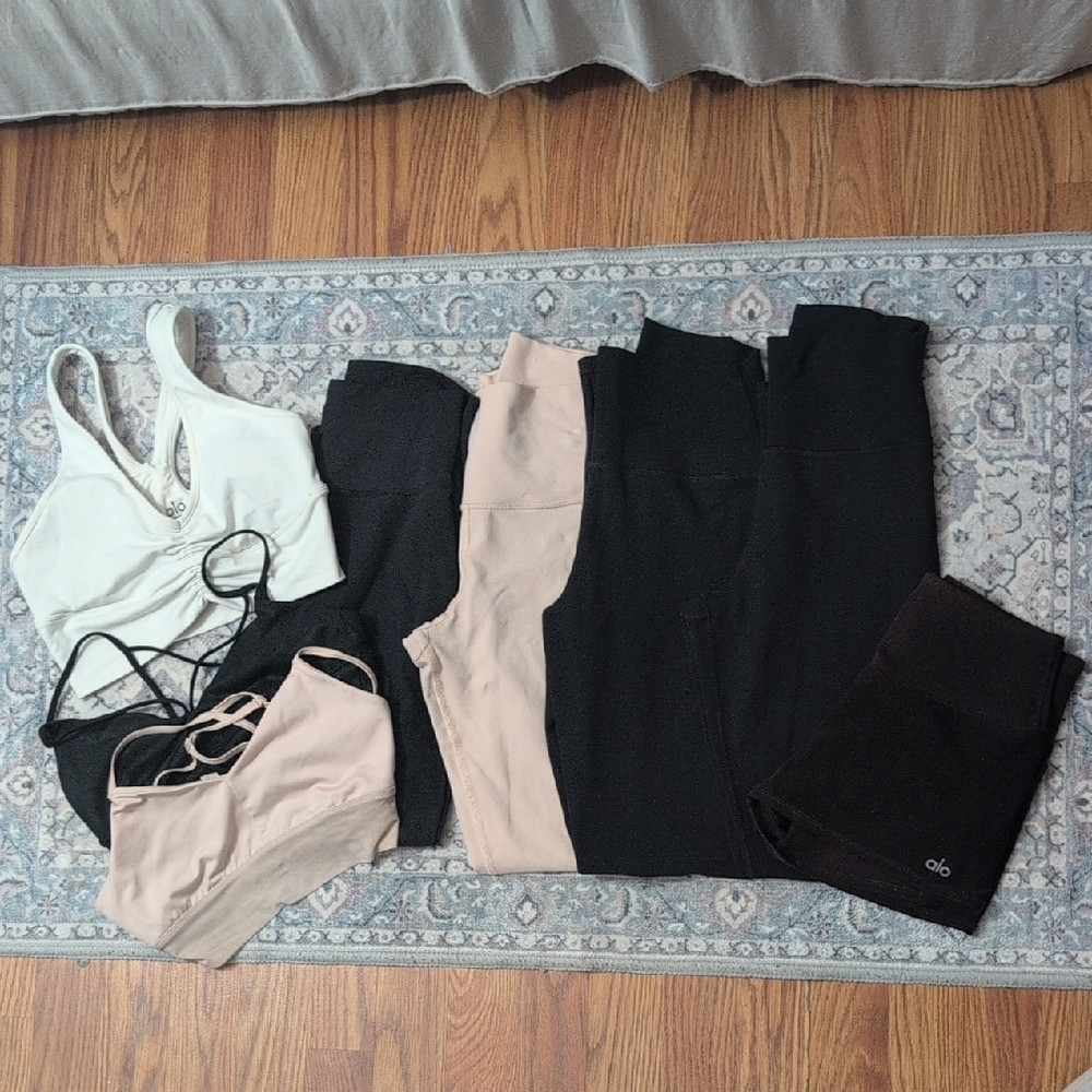ALO Yoga Black and Cream Activewear Set
